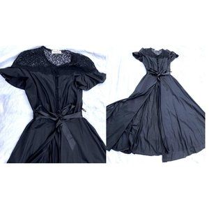 VAMP Vassarette Open Front Lace Shoulder Nylon Peignoir Robe Gown Black Vintage